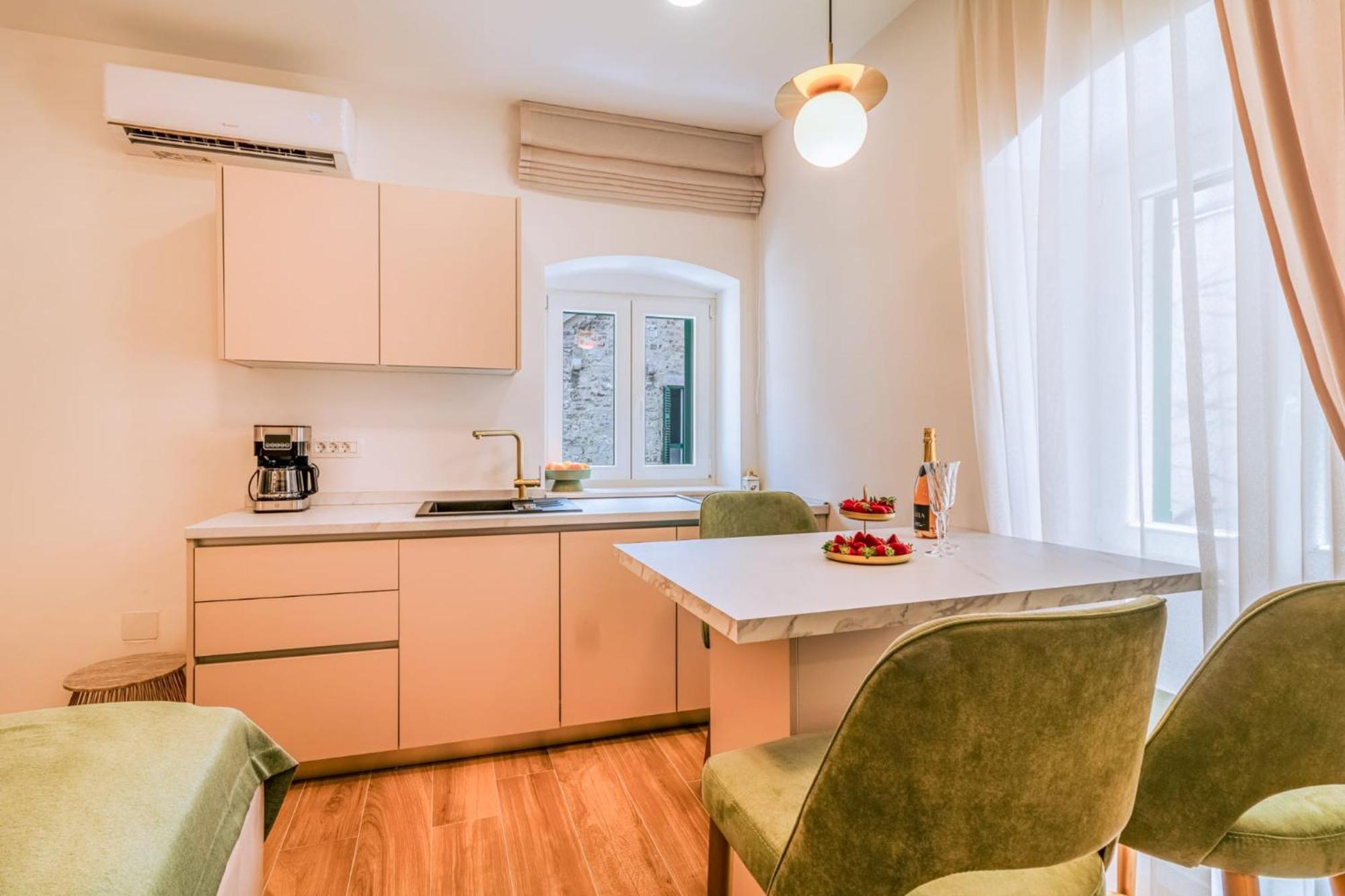Luxury 2 Bedroom-2 Bathroom Apartment & Studio App With Rooftop Terrace 스플리트 외부 사진
