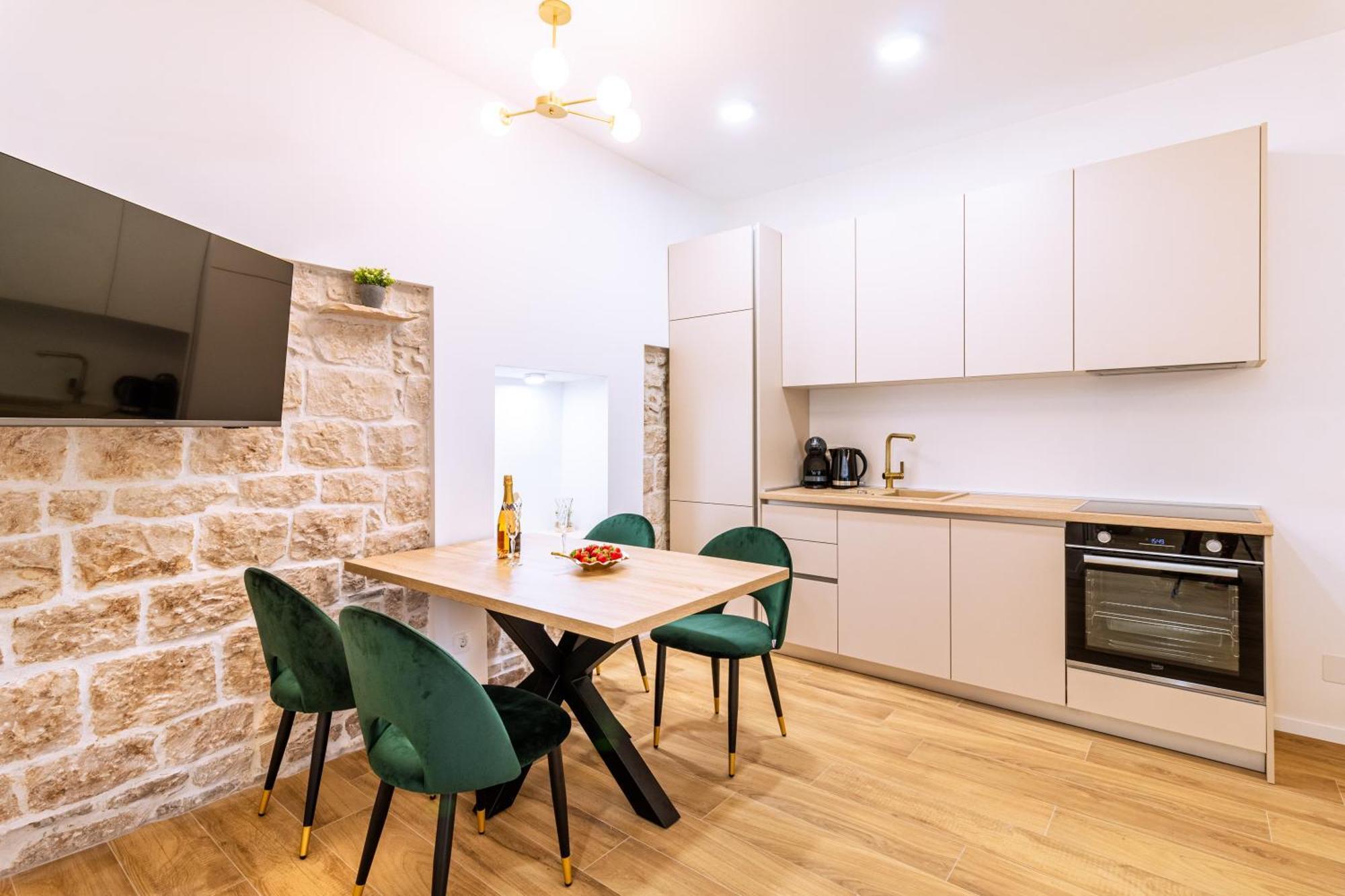 Luxury 2 Bedroom-2 Bathroom Apartment & Studio App With Rooftop Terrace 스플리트 외부 사진
