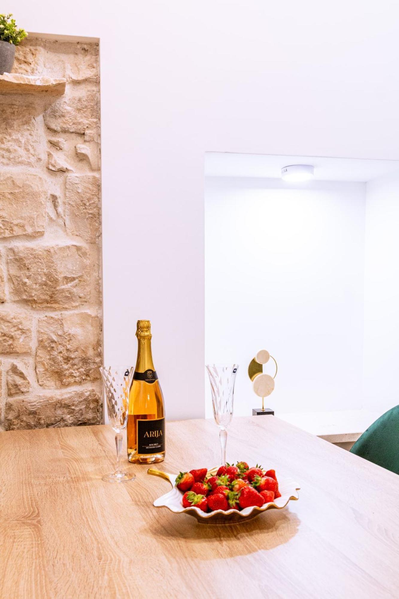 Luxury 2 Bedroom-2 Bathroom Apartment & Studio App With Rooftop Terrace 스플리트 객실 사진