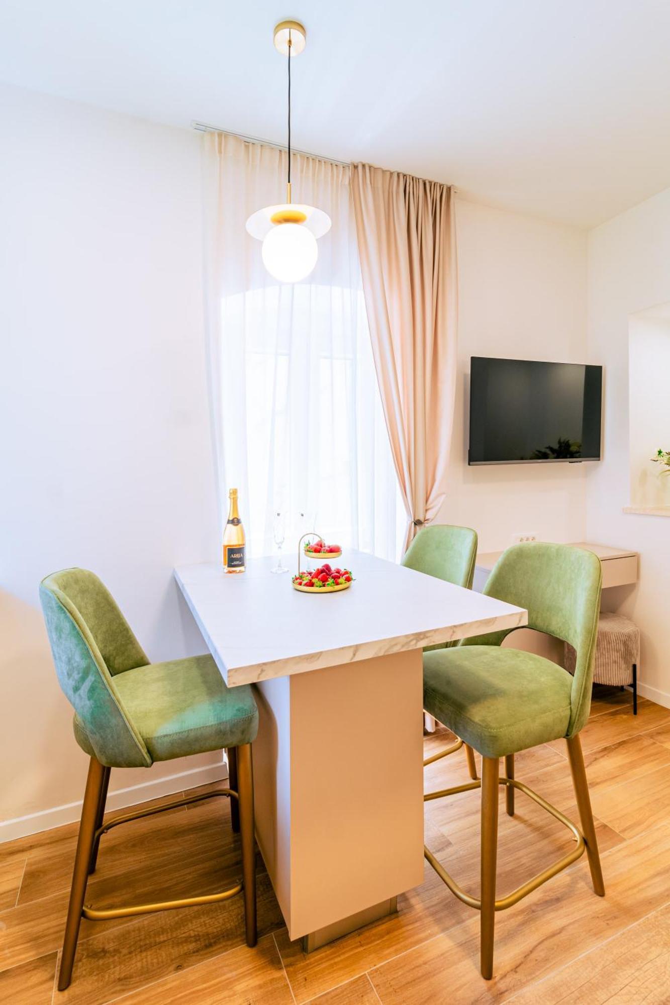 Luxury 2 Bedroom-2 Bathroom Apartment & Studio App With Rooftop Terrace 스플리트 객실 사진