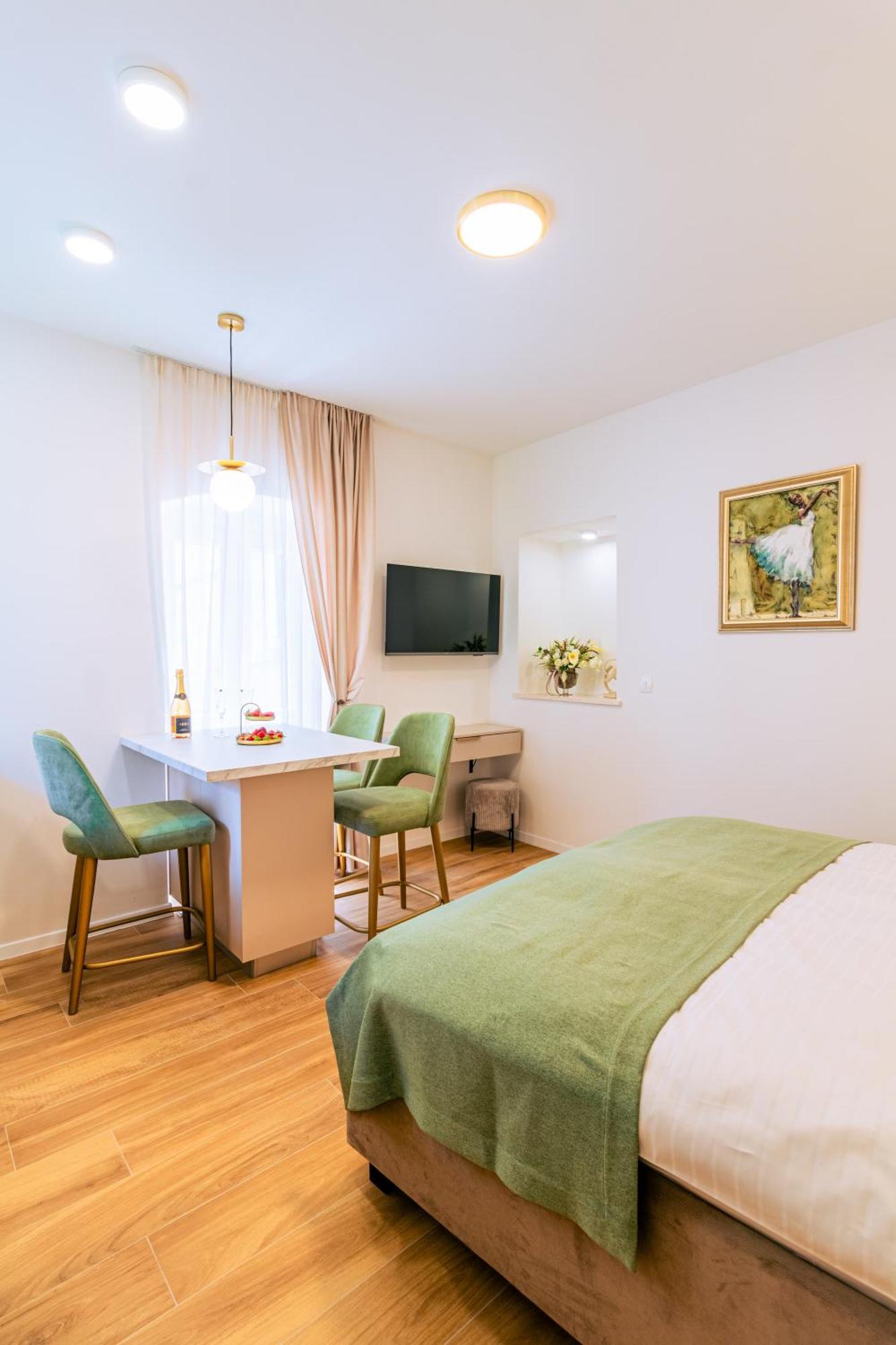 Luxury 2 Bedroom-2 Bathroom Apartment & Studio App With Rooftop Terrace 스플리트 외부 사진